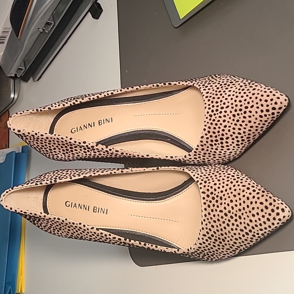 Gianni Bini Suede spotted Heels Sz 7